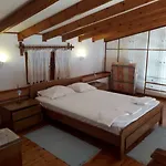 Sirius House * 菲尼孔塔
