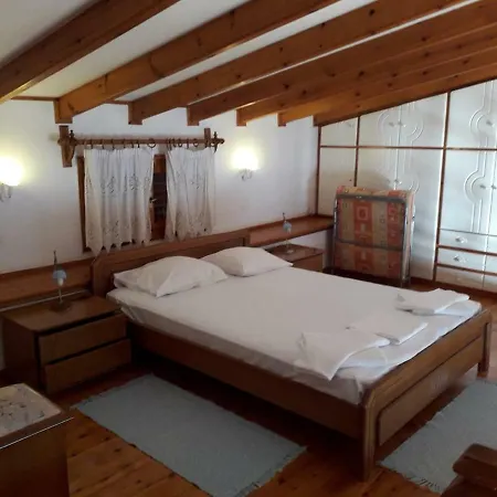 Sirius House * Finikounta