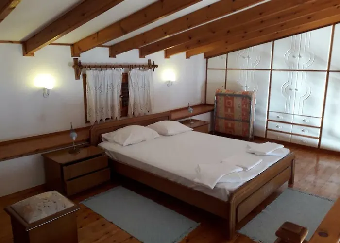 Sirius House * Finikounta